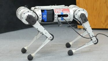 小型ロボットチーターが速度記録を更新