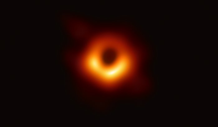 黑洞边缘的磁场看得到！有图有真相