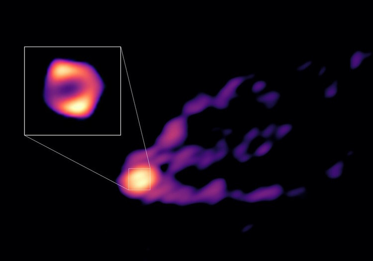 強力なジェットを放出するブラックホールの世界初の直接画像